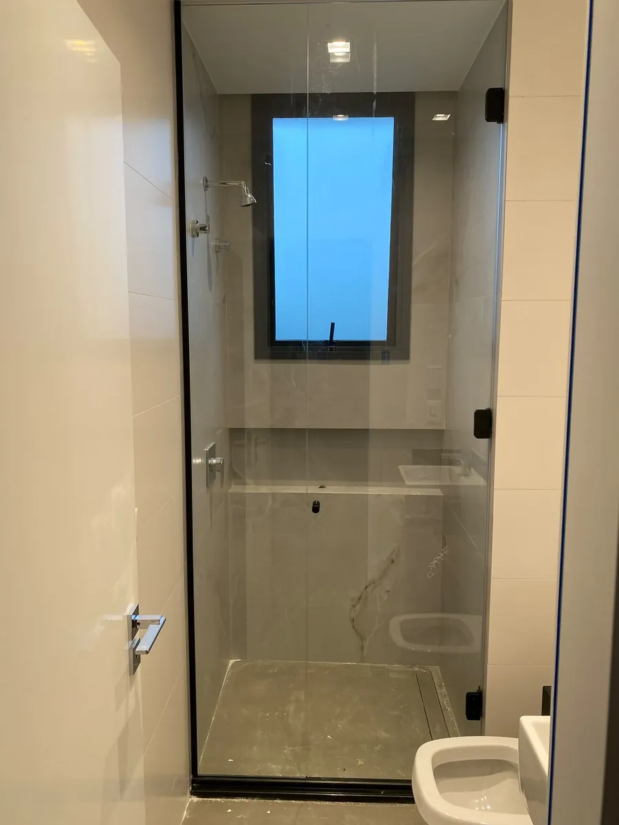 Box moderno cinza com iluminação LED